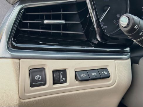 Certified 2024 Cadillac XT6 Premium Luxury w/ Technology Package FWD image 10