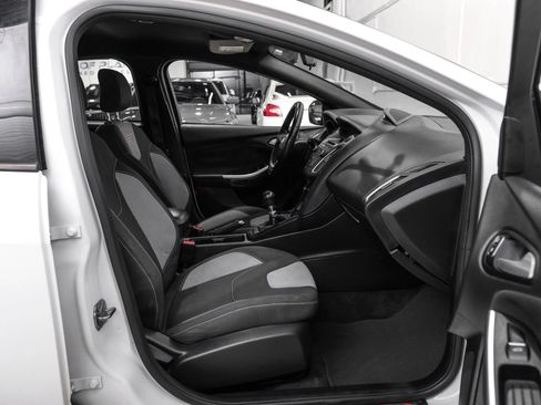 Used 2017 Ford Focus ST FWD image 34