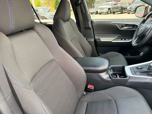 Used 2022 Toyota RAV4 SE AWD/4WD image 25