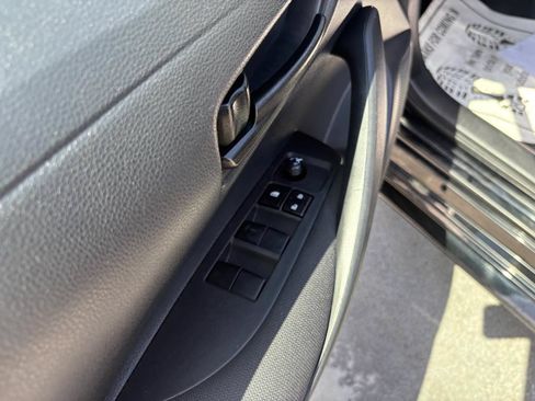 Used 2025 Toyota Corolla LE FWD image 17