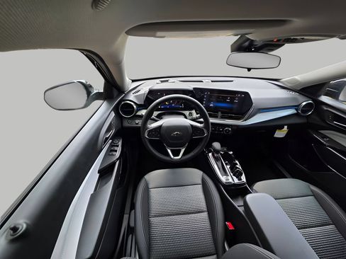 New 2026 Chevrolet Trax LT w/ Driver Confidence Package FWD image 13