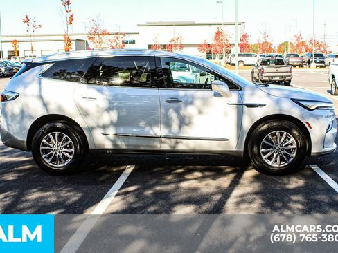Used 2024 Buick Enclave Premium image 9