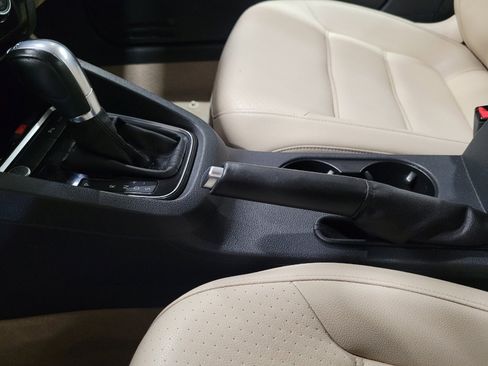 Used 2016 Volkswagen Jetta SEL Premium FWD image 26