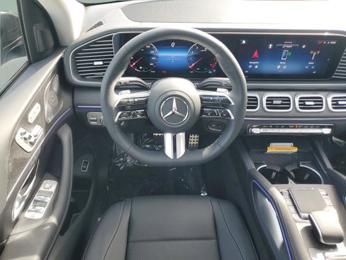 Used 2026 Mercedes-Benz GLS 450 4MATIC image 12