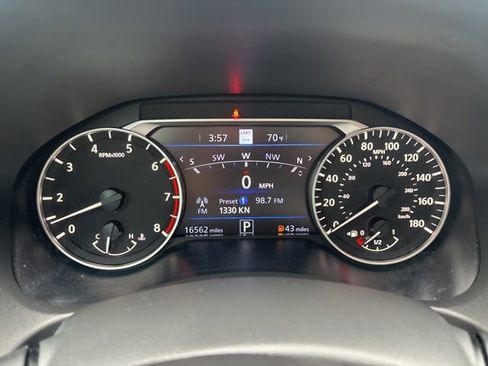 Used 2023 Nissan Altima 2.0 SR FWD image 28