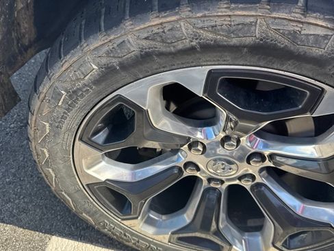 Used 2019 RAM 1500 Limited AWD/4WD image 3