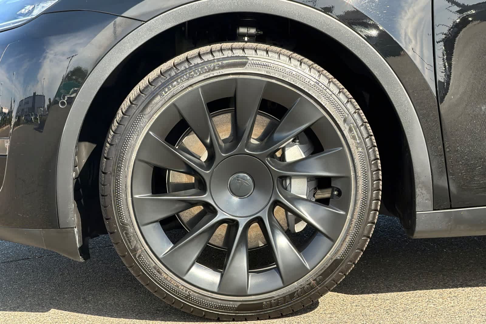 Used 2021 Tesla Model Y 2WD image 29