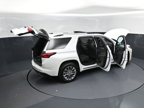 Used 2023 Chevrolet Traverse High Country image 49