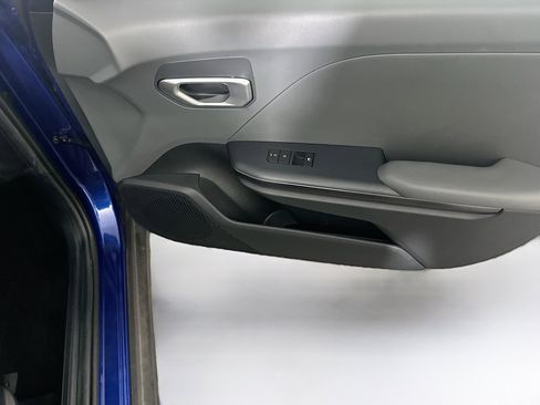 Used 2025 Kia K4 LXS image 30