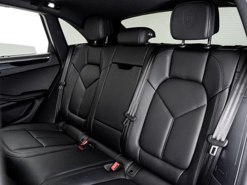 Certified 2026 Porsche Macan AWD/4WD image 28