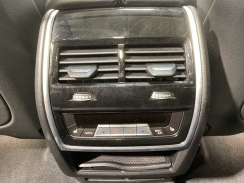 Used 2020 BMW X5 M50i image 25