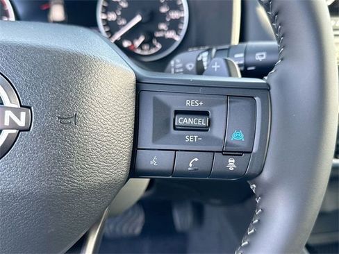 Used 2025 Nissan Rogue SV image 35