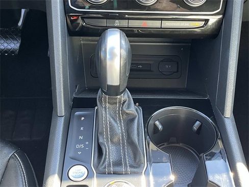 Used 2022 Volkswagen Atlas SE image 16