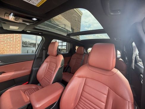 Used 2023 Kia Sportage SX image 19