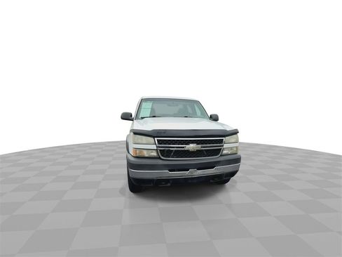 Used 2006 Chevrolet Silverado 2500 LS w/ Skid Plate Package image 3