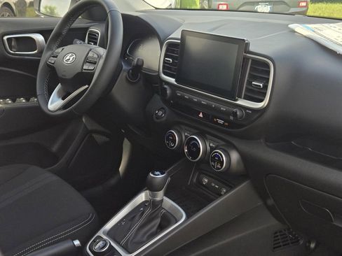 New 2026 Hyundai Venue SEL FWD image 7
