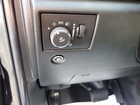 Used 2014 Jeep Grand Cherokee Limited image 19