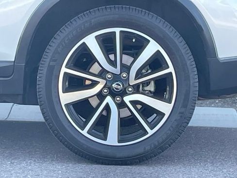 Used 2019 Nissan Rogue SL FWD image 18