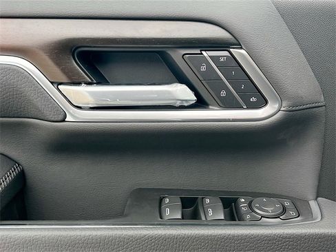 New 2026 GMC Sierra 2500 Denali w/ Denali Reserve Package image 13