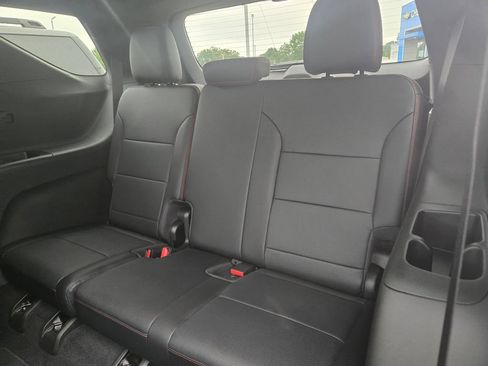 Used 2025 Chevrolet Traverse RS w/ LPO, Floor Liner Package FWD image 9