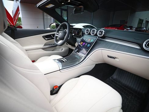 Used 2026 Mercedes-Benz CLE 300 4MATIC Cabriolet image 46