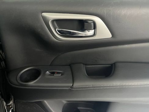 Used 2015 Nissan Pathfinder Platinum FWD image 58
