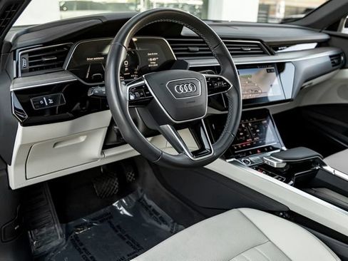Used 2024 Audi Q8 e-tron Premium Plus w/ Premium Plus Package AWD/4WD image 19