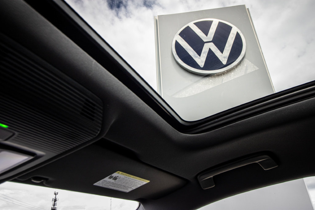 New 2026 Volkswagen Tiguan SE R-Line FWD image 45