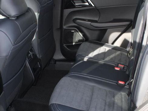 New 2026 Mitsubishi Outlander SE AWD/4WD image 17