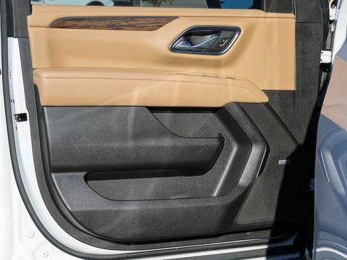 Used 2024 Chevrolet Tahoe Premier RWD image 11