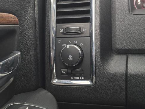 Used 2018 RAM 1500 Laramie w/ Convenience Group image 28