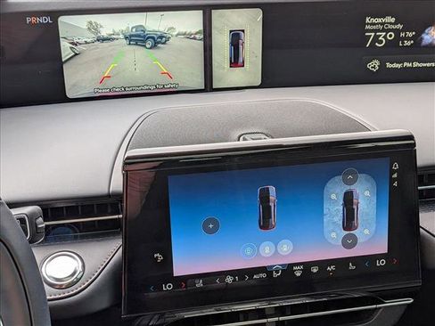 Used 2024 Lincoln Nautilus Reserve w/ Equipment Group 202A image 13