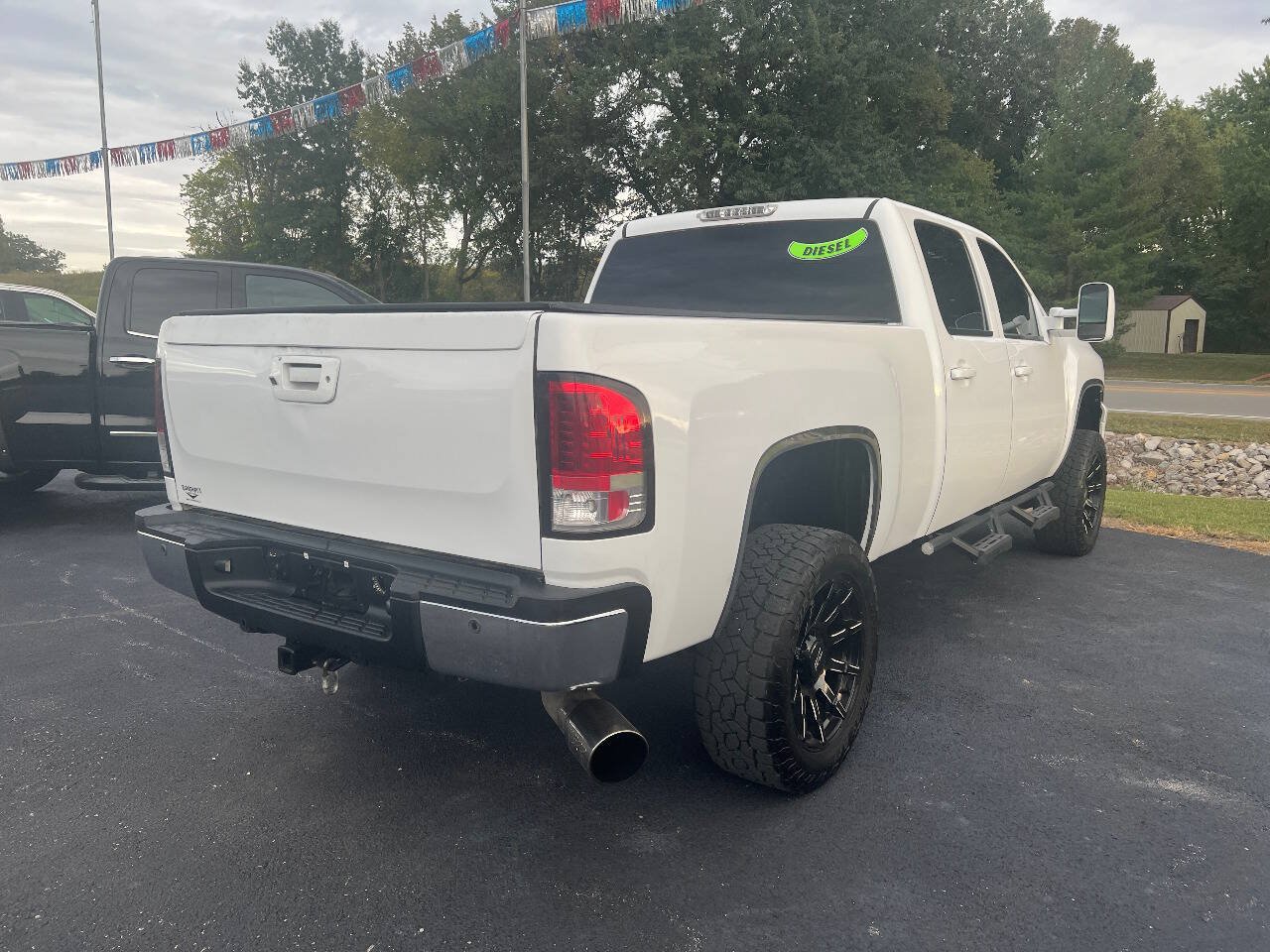 Used 2014 Chevrolet Silverado 2500 LTZ w/ LTZ Plus Package AWD/4WD image 3