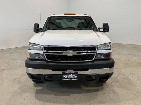 Used 2007 Chevrolet Silverado 3500 LT w/ Heavy-Duty Power Package AWD/4WD image 3