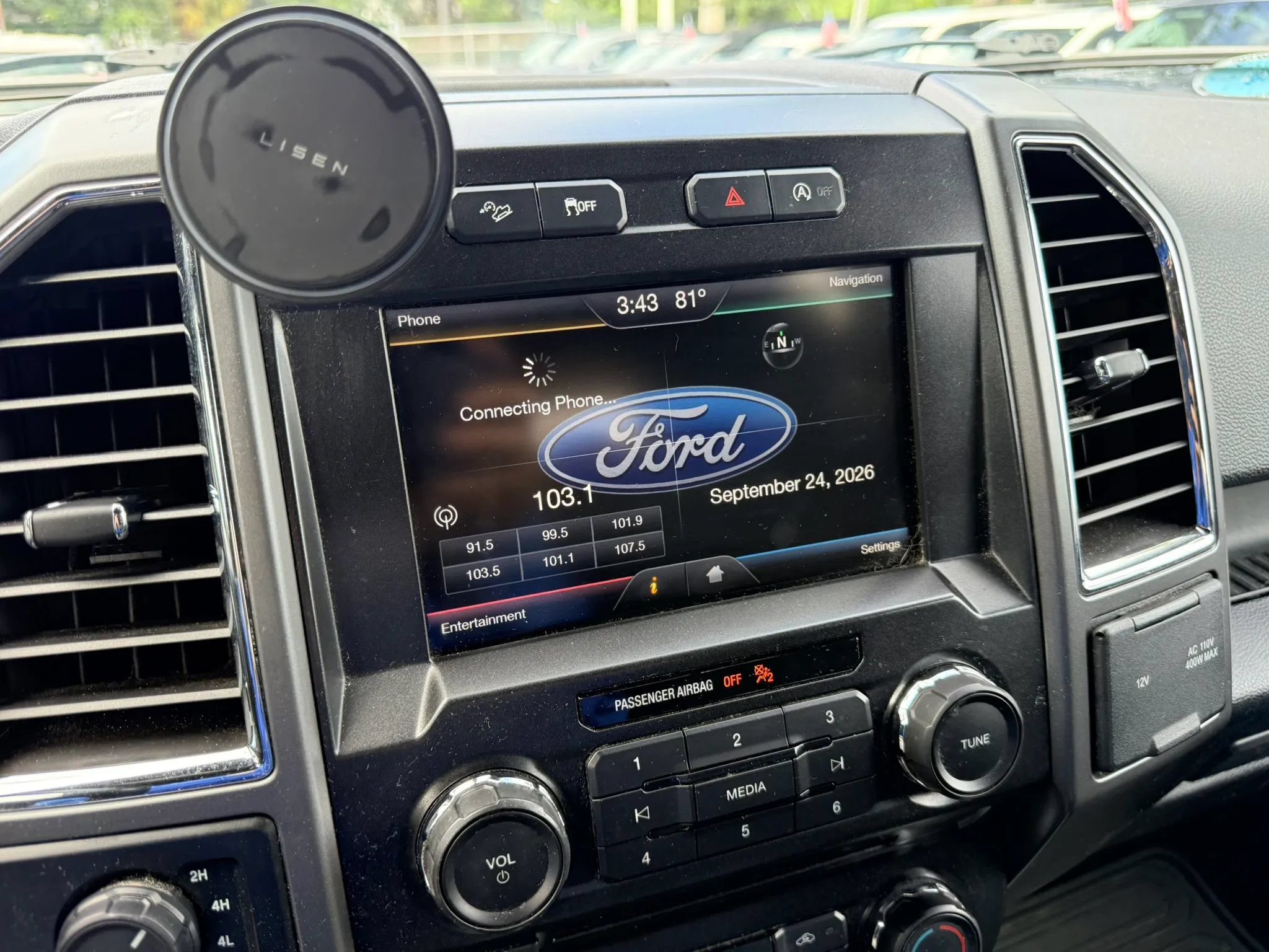Used 2015 Ford F150 XLT w/ Equipment Group 302A Luxury AWD/4WD image 15