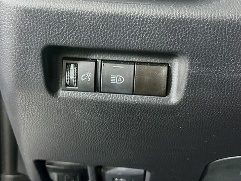 Used 2025 Toyota RAV4 XLE FWD image 17