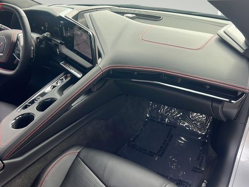 Used 2026 Chevrolet Corvette Stingray Premium Conv w/ Z51 Performance Package RWD image 17