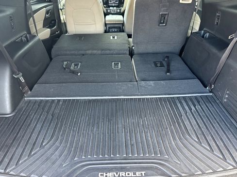 Used 2023 Chevrolet Traverse LS w/ Safety Package FWD image 33