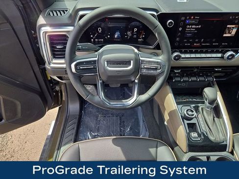 Used 2024 GMC Canyon Denali AWD/4WD image 3