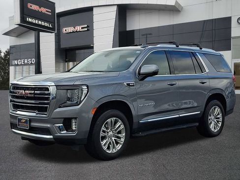 Used 2021 GMC Yukon SLT w/ SLT Premium Package image 3