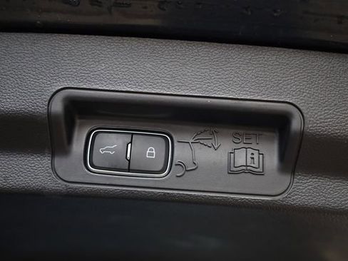 Used 2023 Ford Explorer XLT w/ Equipment Group 202A AWD/4WD image 37