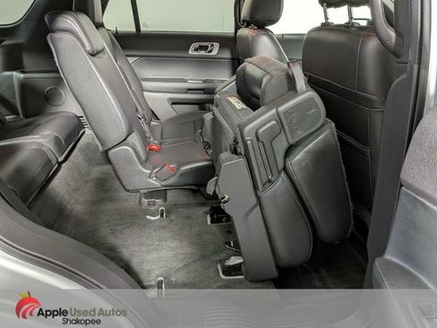Used 2015 Ford Explorer XLT w/ Equipment Group 202A AWD/4WD image 44