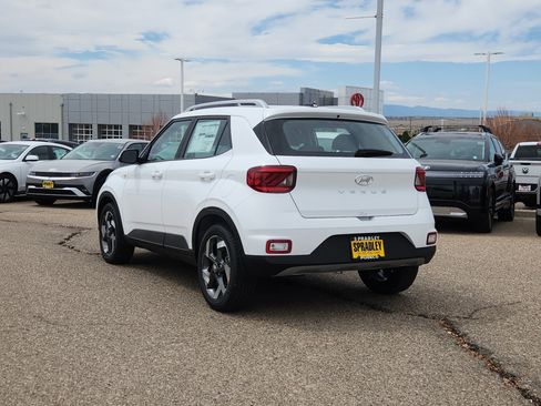 New 2026 Hyundai Venue SEL image 3