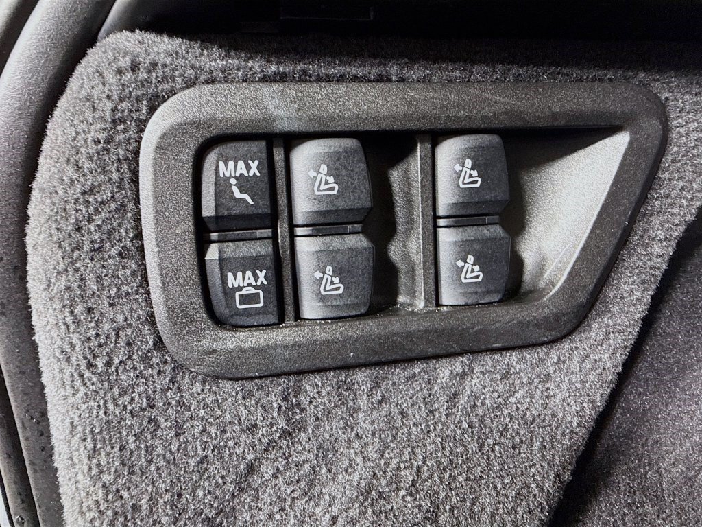 Used 2025 BMW X7 xDrive40i AWD/4WD image 43
