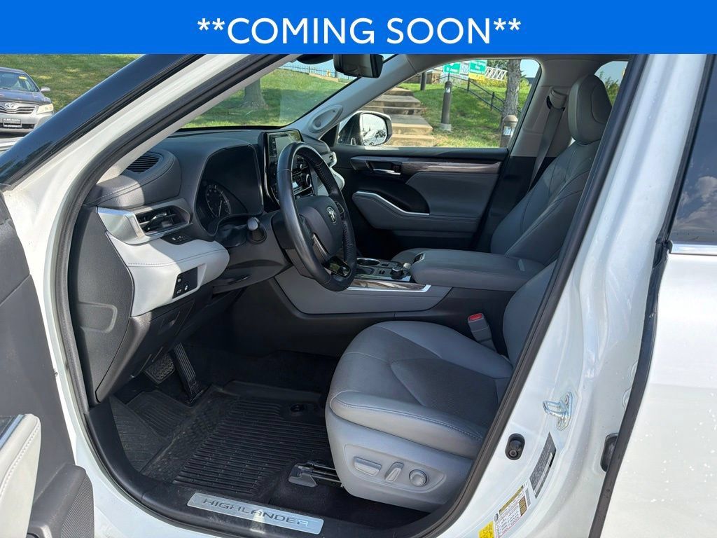 Used 2021 Toyota Highlander Limited AWD/4WD image 13