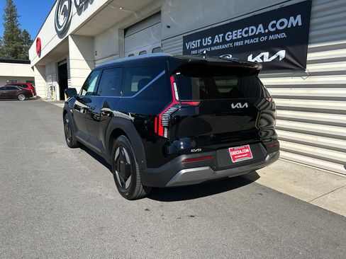 New 2026 Kia EV9 Wind image 8