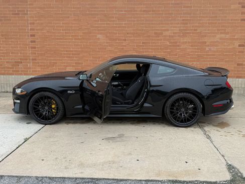 Used 2019 Ford Mustang GT RWD image 7