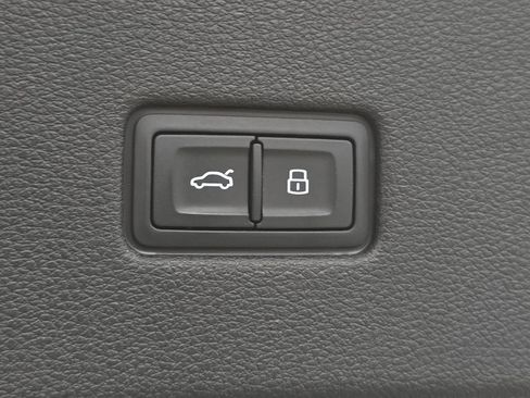 Used 2021 Audi RS Q8 w/ Carbon Optic Package image 30