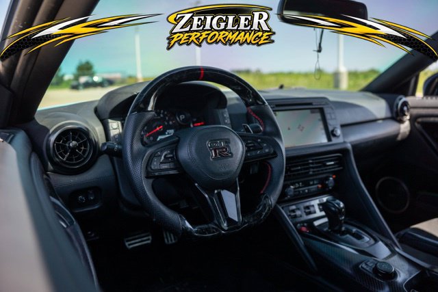 Used 2017 Nissan GT-R Premium AWD/4WD image 13