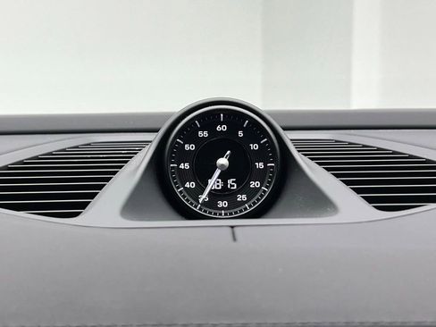 Used 2025 Porsche Macan Electric image 12